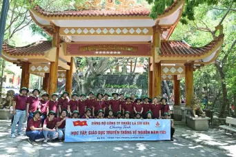 Hành trình Về nguồn năm 2025 của Đảng bộ Công ty Thuốc lá Sài Gòn: Thắp...